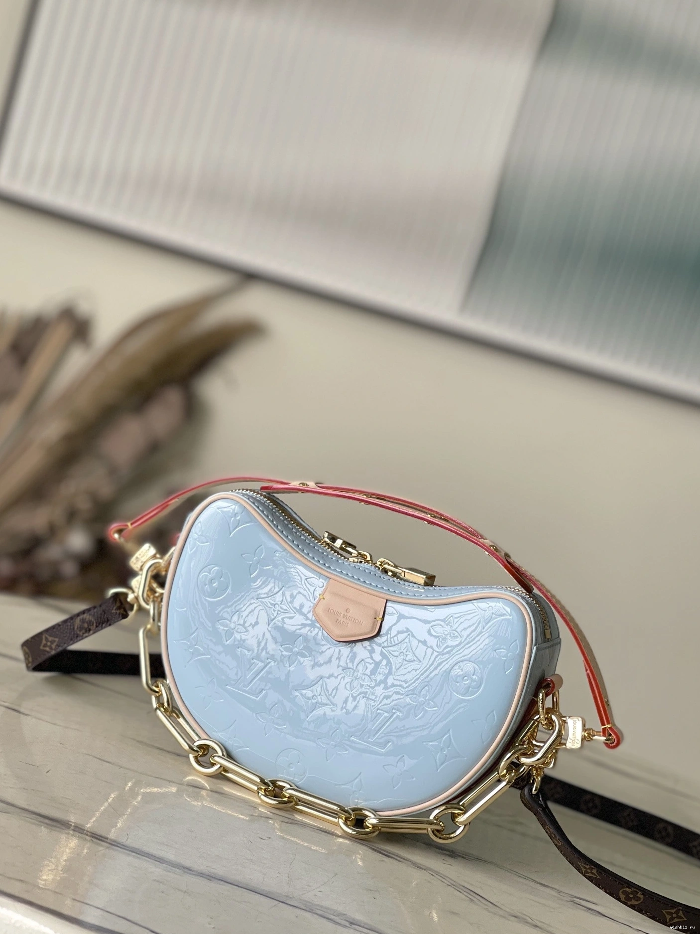 WIS Croissant LOUIS PM VUITTON 0303